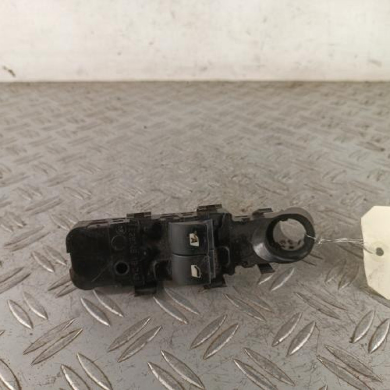 Interrupteur de leve vitre avant gauche PEUGEOT 207