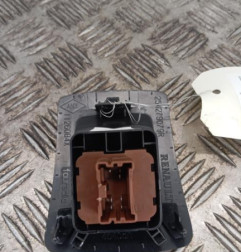 Interrupteur de leve vitre arriere droit DACIA SANDERO 2