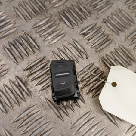 Interrupteur de leve vitre avant droit DACIA SANDERO 2 Photo n°1