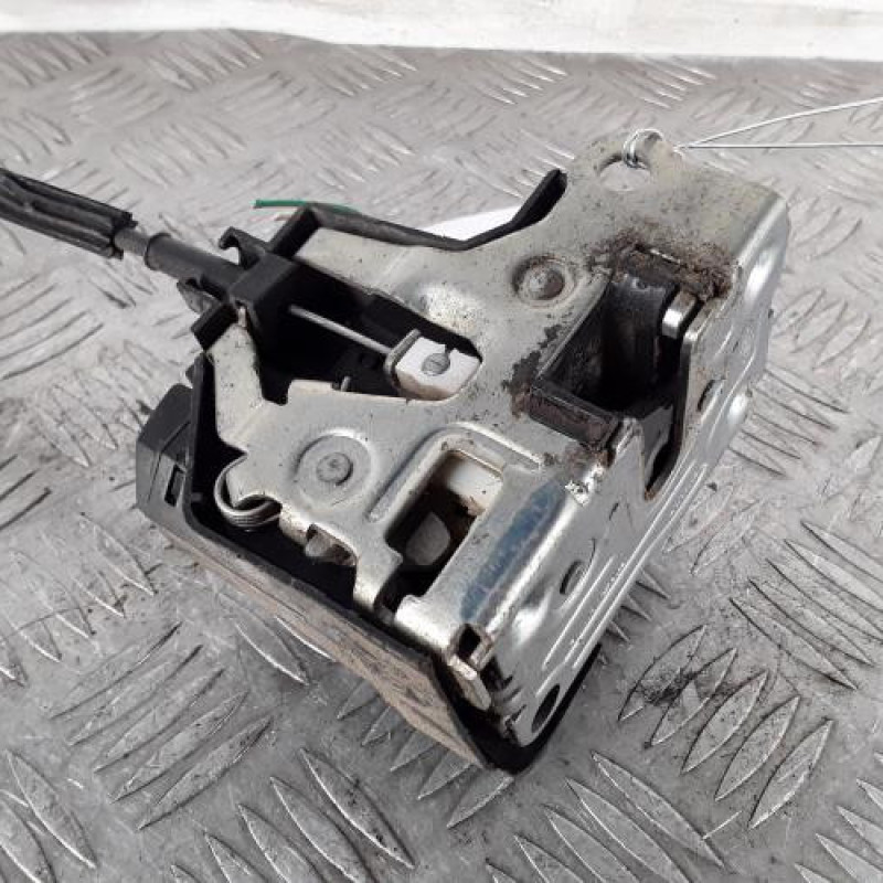 Serrure avant gauche RENAULT CLIO 2 Serrure avant gauche RENAULT CLIO 2