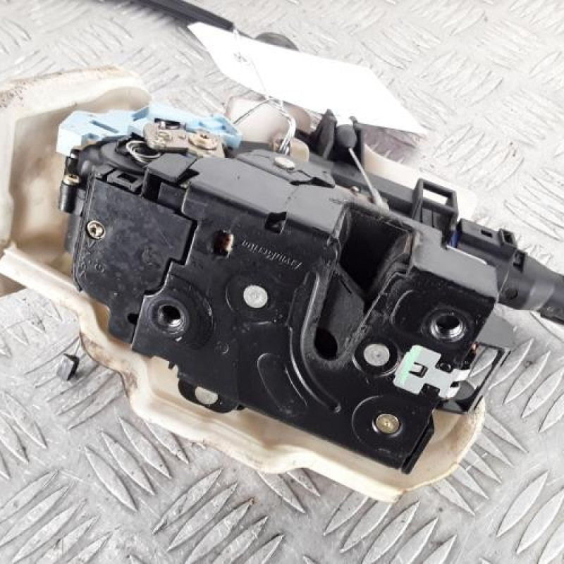 Serrure avant gauche VOLKSWAGEN GOLF 5
