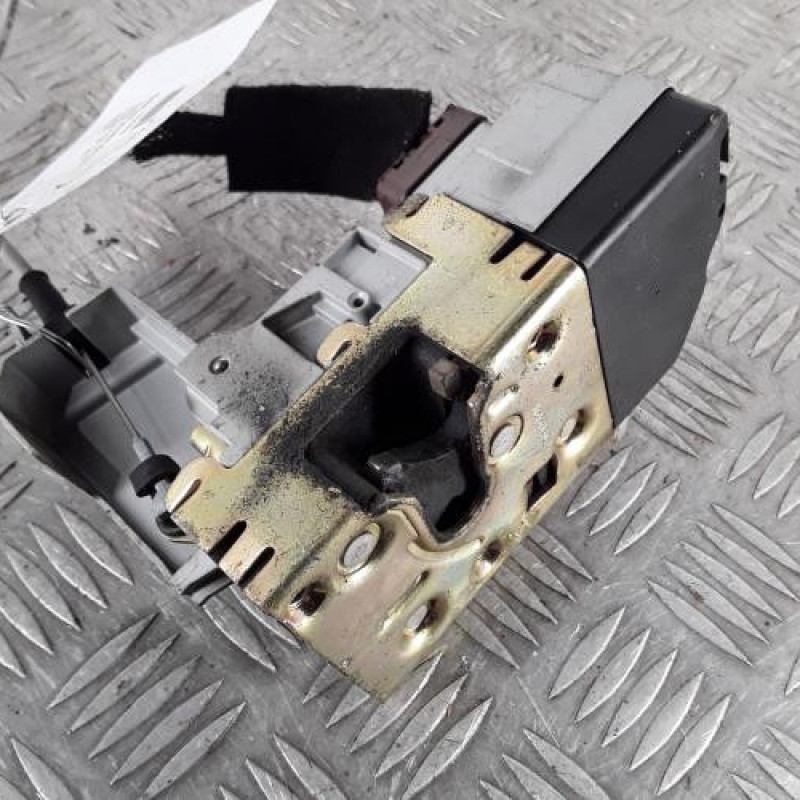 Serrure avant droit PEUGEOT 307