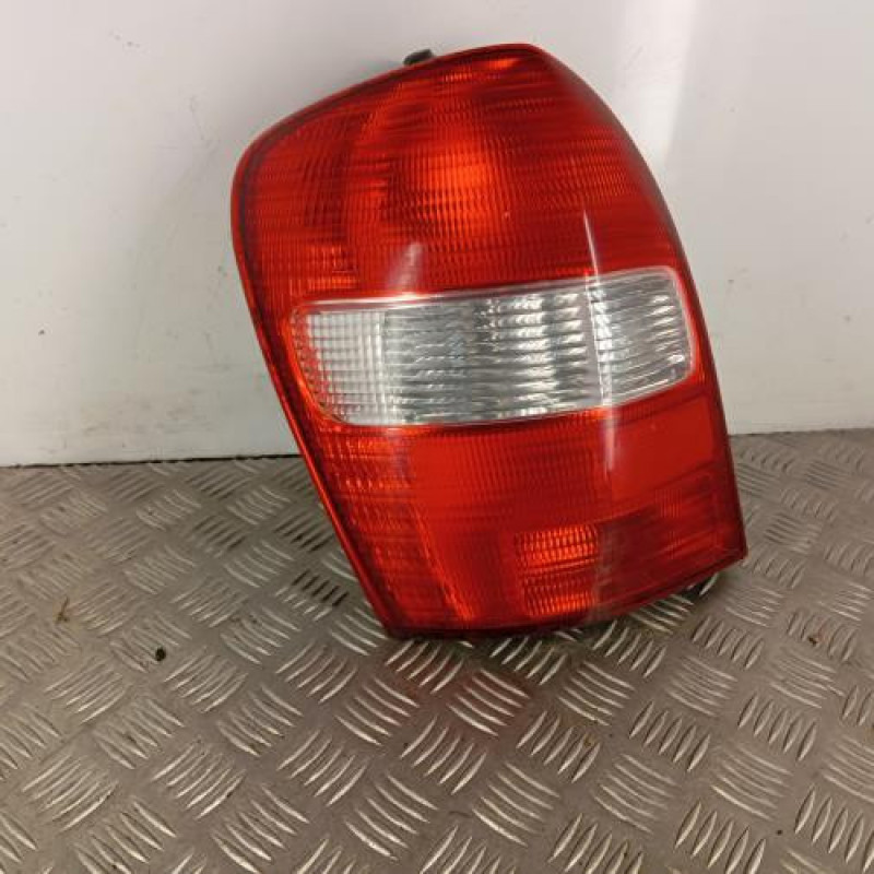 Feu arriere principal gauche (feux) MAZDA 323 6