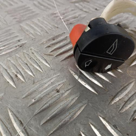 Interrupteur de leve vitre avant droit FORD FIESTA 5 Photo n°1