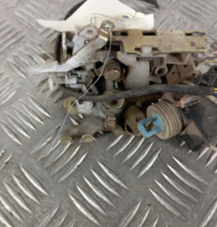 Serrure avant gauche MERCEDES VITO 638 Photo n°1