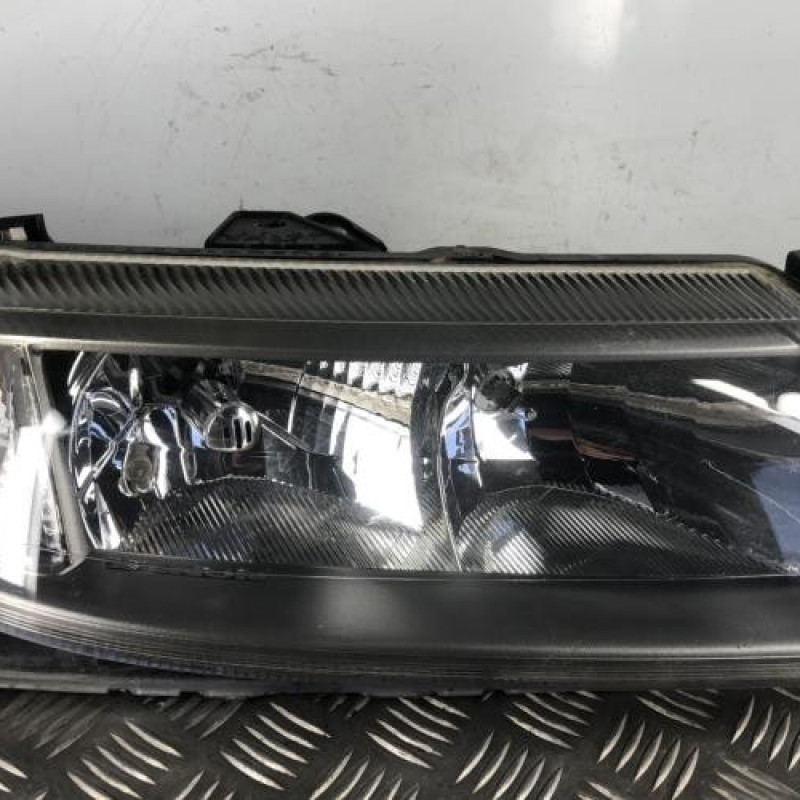 Optique avant principal droit (feux)(phare) RENAULT LAGUNA 2