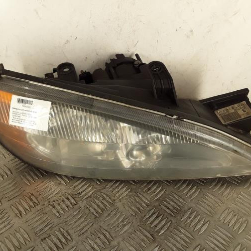Optique avant principal droit (feux)(phare) NISSAN PRIMERA 2