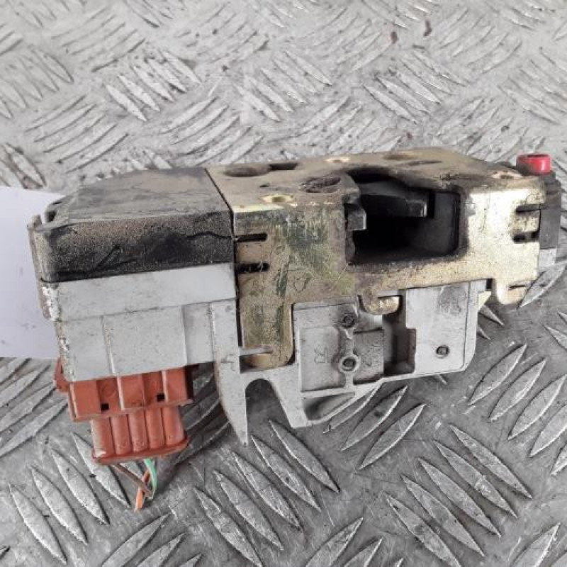 Serrure arriere droit PEUGEOT 206 Serrure arriere droit PEUGEOT 206