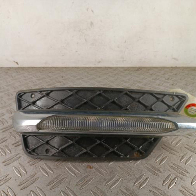 Feu diurne avant droit MERCEDES CLASSE C 204