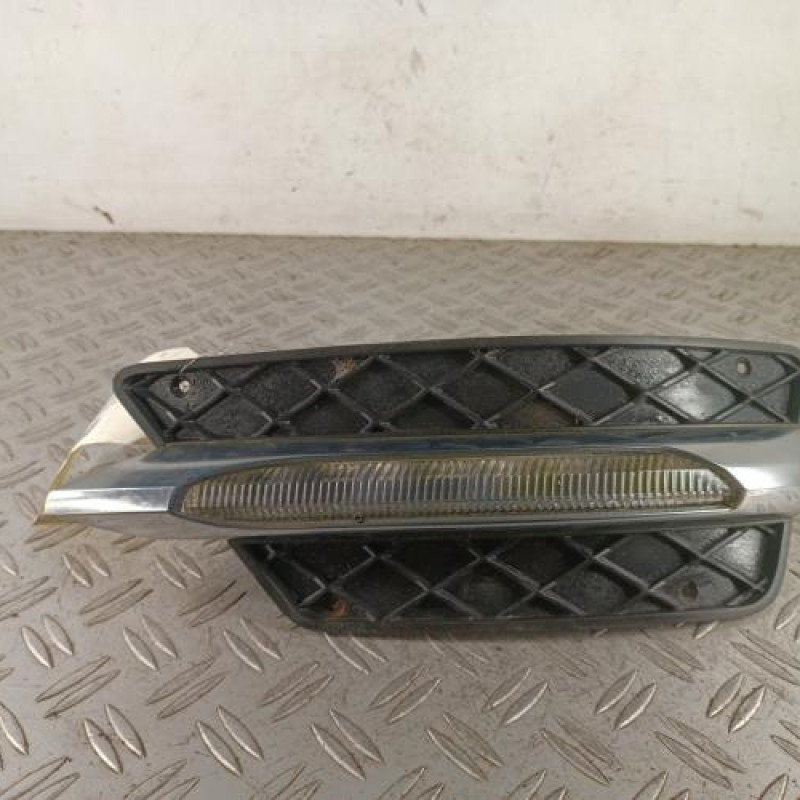 Feu diurne avant gauche MERCEDES CLASSE C 204