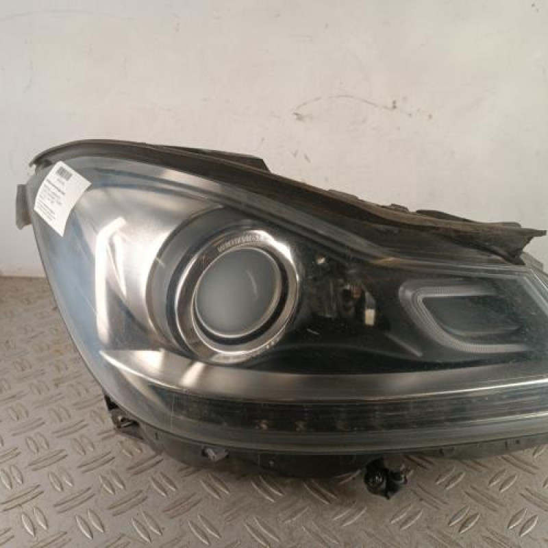 Optique avant principal droit (feux)(phare) MERCEDES CLASSE C 204