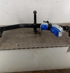 Attelage (boule de remorquage) PEUGEOT 208 1 Photo n°1