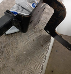 Attelage (boule de remorquage) PEUGEOT 308 2 SW Photo n°4