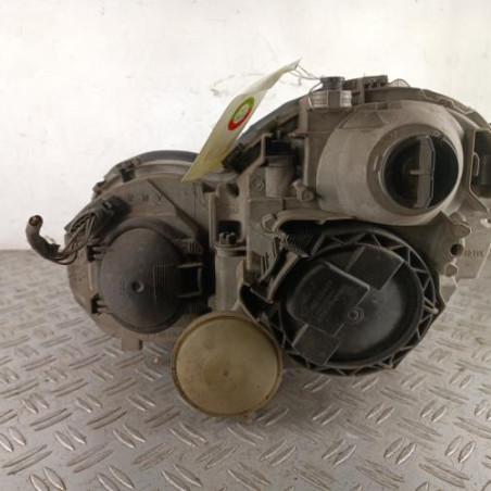 Optique avant principal droit (feux)(phare) MERCEDES CLASSE C 203
