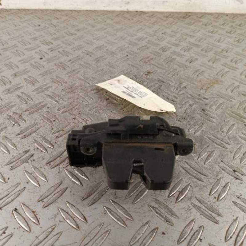 Serrure de hayon PEUGEOT 207