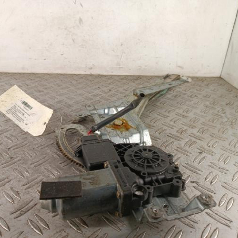 Leve vitre electrique avant gauche OPEL CORSA B