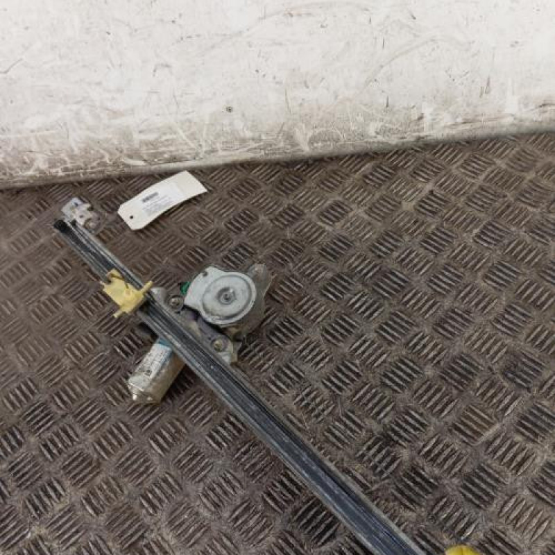 Leve vitre electrique avant gauche OPEL VIVARO 1