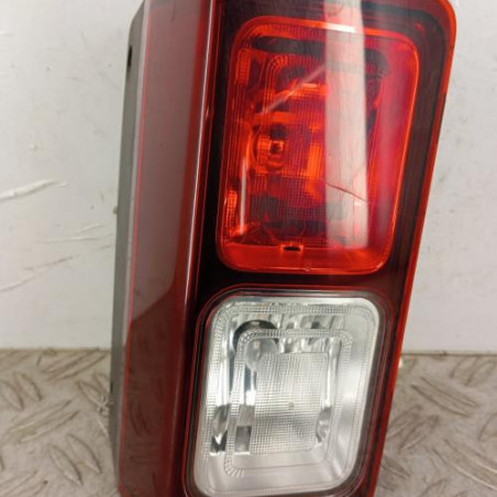 Feu de pare choc arriere droit RENAULT TRAFIC 3 COURT Photo n°1