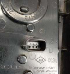 Feu de pare choc arriere droit RENAULT TRAFIC 3 COURT Photo n°4