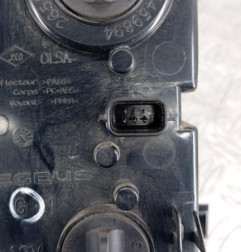 Feu de pare choc arriere gauche RENAULT TRAFIC 3 COURT Photo n°3