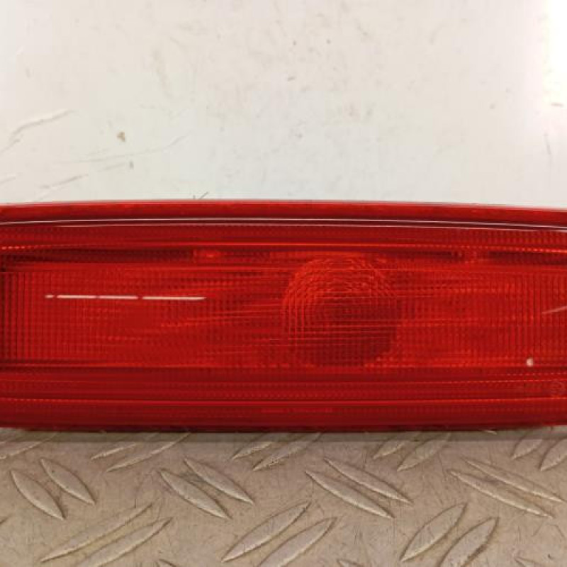 Feu arriere stop central RENAULT TRAFIC 3 COURT Feu arriere stop central RENAULT TRAFIC 3 COURT