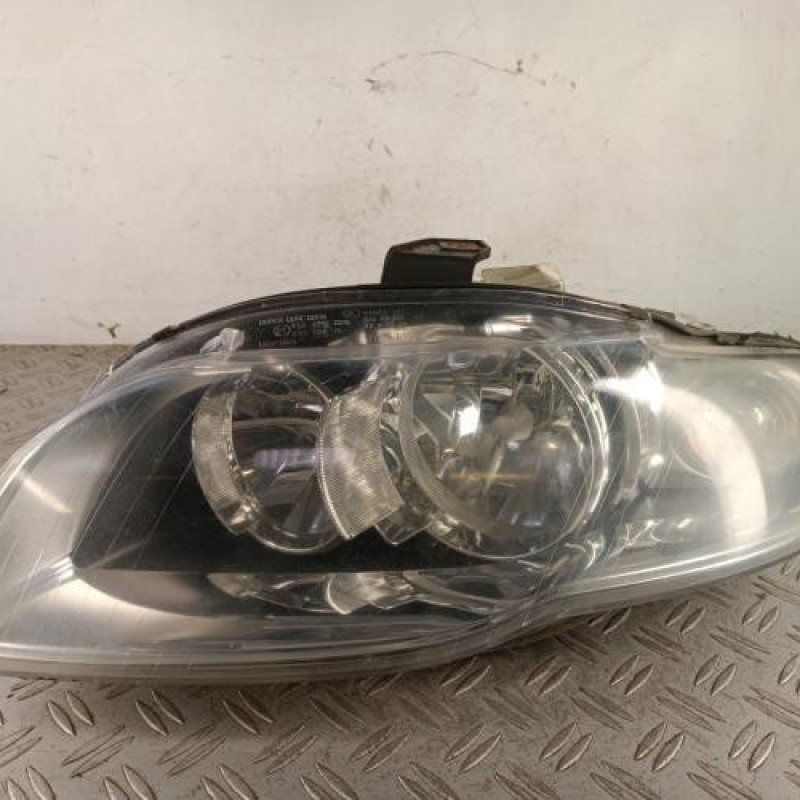 Optique avant principal gauche (feux)(phare) AUDI A4 2