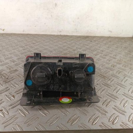 Feu de pare choc arriere gauche RENAULT TRAFIC 3 COURT