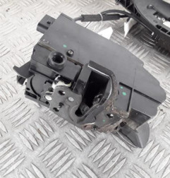 Serrure avant droit PEUGEOT 308 2 Photo n°1