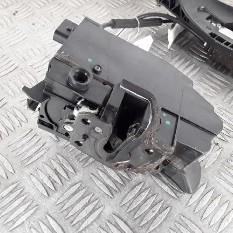 Serrure avant droit PEUGEOT 308 2