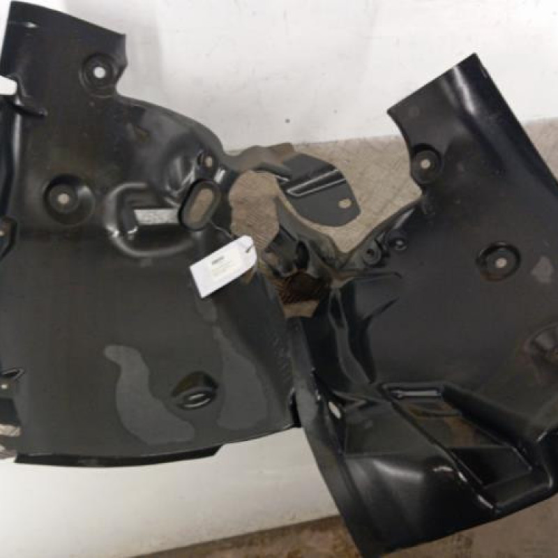 Pare boue avant gauche RENAULT MEGANE 3