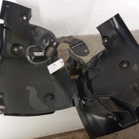 Pare boue avant gauche RENAULT MEGANE 3 Photo n°1