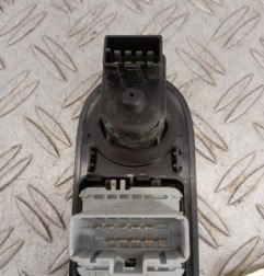 Interrupteur de leve vitre avant gauche RENAULT CLIO 3 Photo n°3