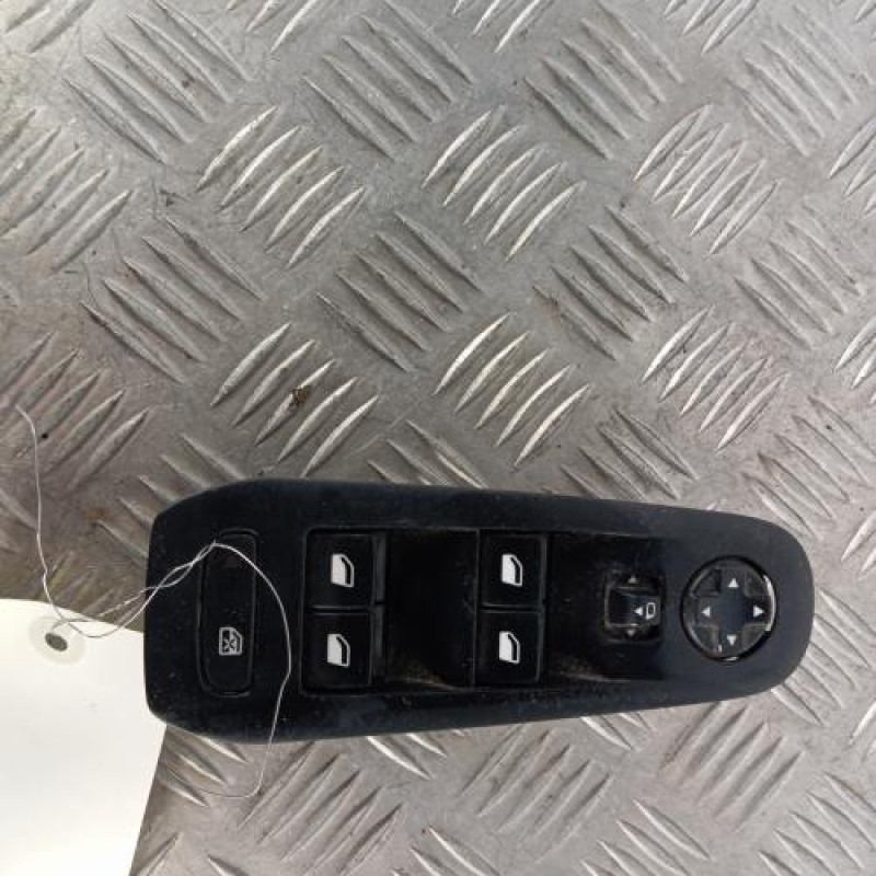 Interrupteur de leve vitre avant gauche PEUGEOT 308 2