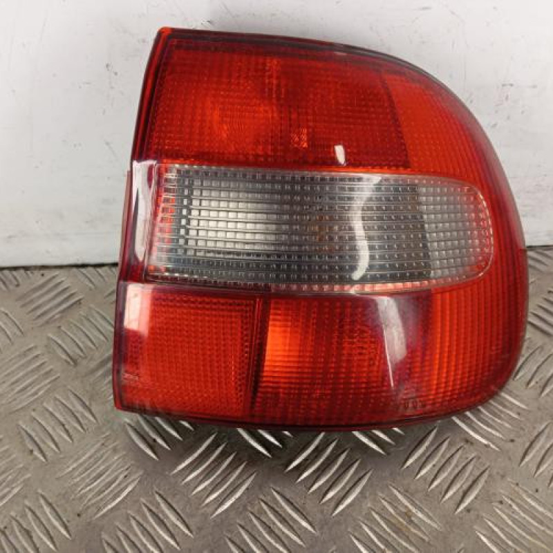 Feu arriere principal droit (feux) VOLVO V 40 1