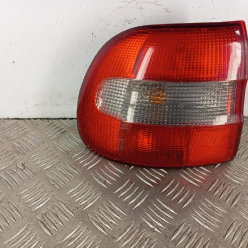 Feu arriere principal gauche (feux) VOLVO V 40 1
