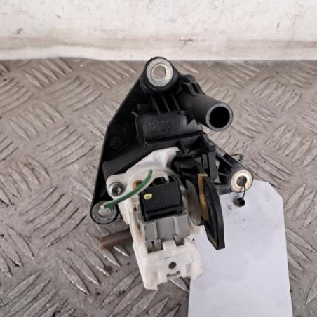 Bouton de coffre RENAULT CLIO 2