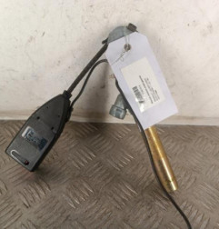 Attache ceinture avant gauche RENAULT CLIO 2 Photo n°1