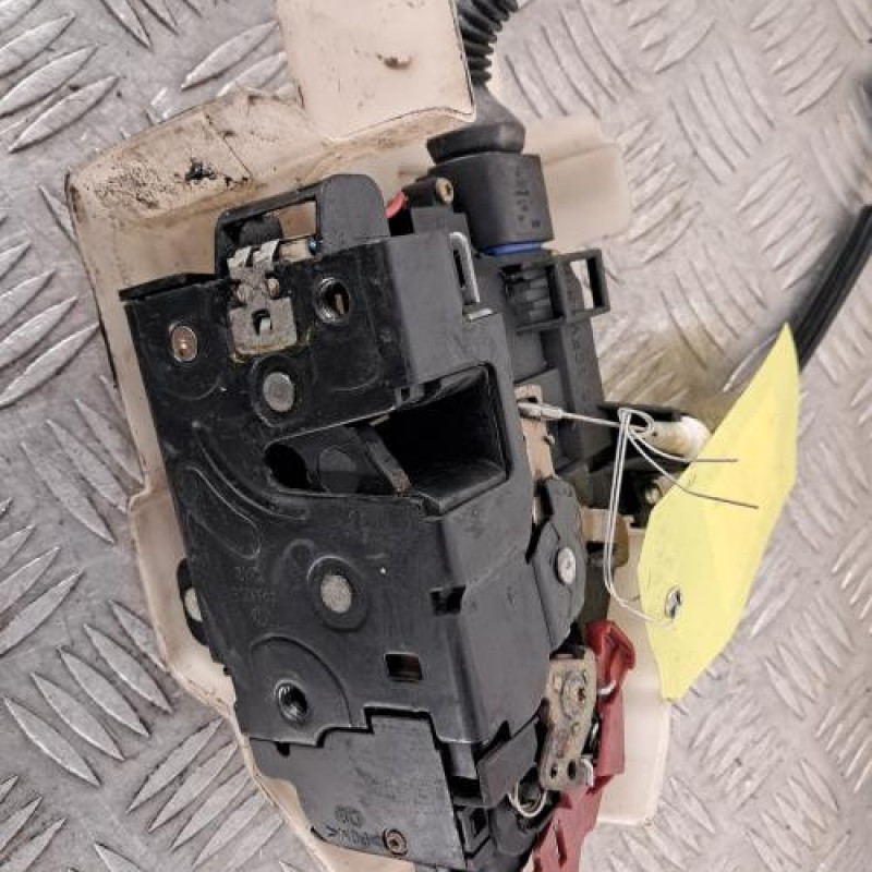 Serrure avant droit PORSCHE CAYENNE 1 Serrure avant droit PORSCHE CAYENNE 1