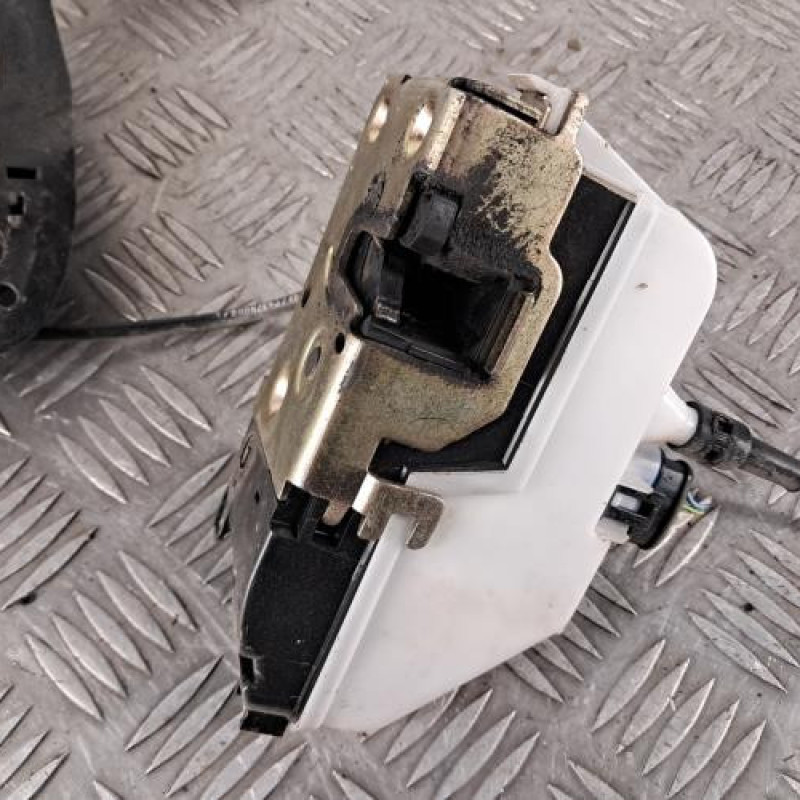 Serrure avant droit CITROEN C3 1 Serrure avant droit CITROEN C3 1