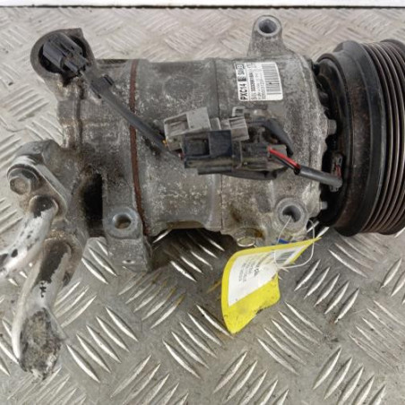 Compresseur clim RENAULT MEGANE 4 Photo n°1
