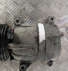 Compresseur clim RENAULT LAGUNA 2 Photo n°3
