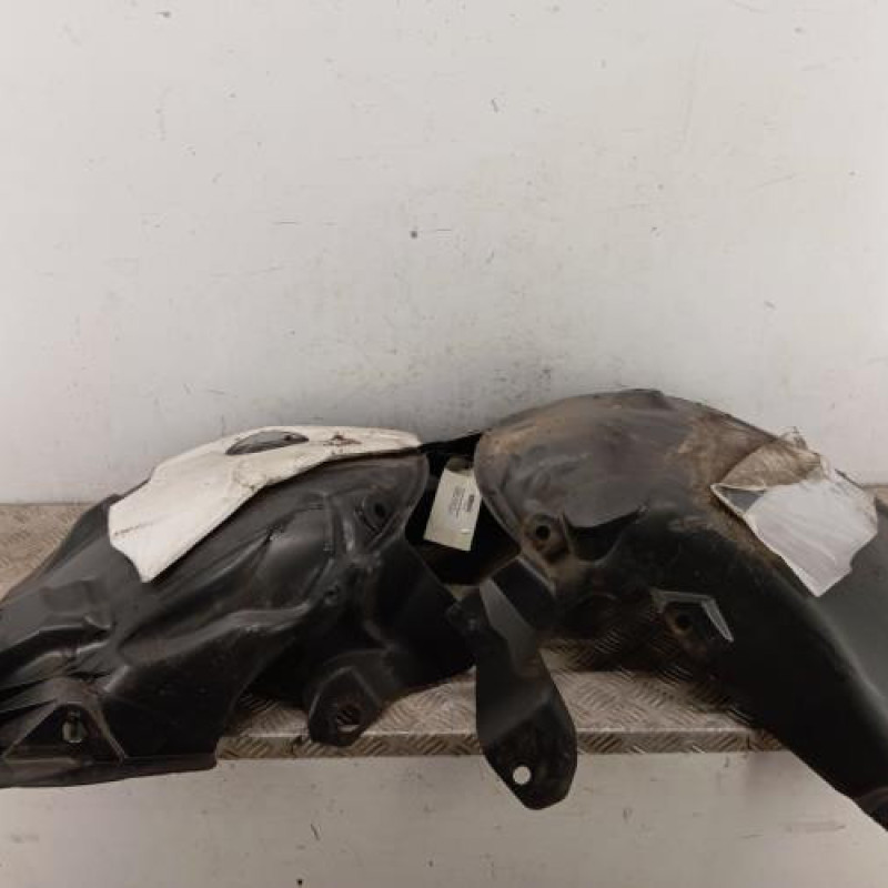 Pare boue avant gauche RENAULT MEGANE 3