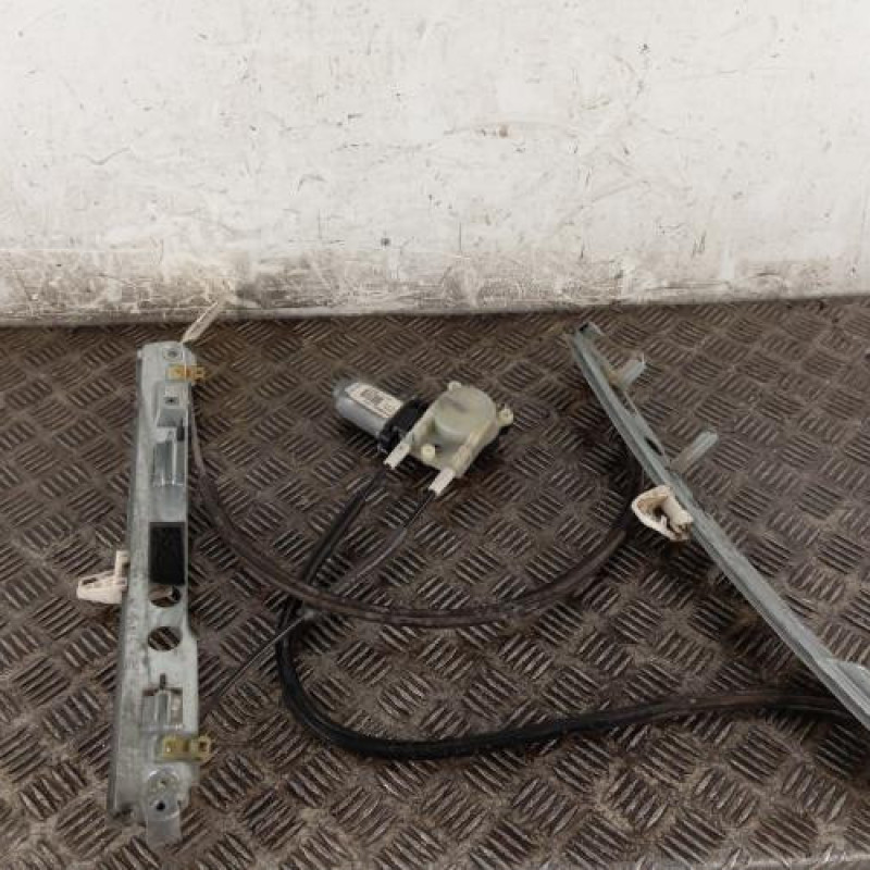 Leve vitre electrique avant droit RENAULT MEGANE 2