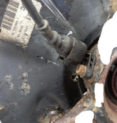 Moyeu avant gauche VOLKSWAGEN TRANSPORTER 5 Photo n°3