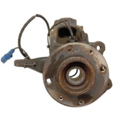 Moyeu avant droit PEUGEOT 2008 1 Photo n°1