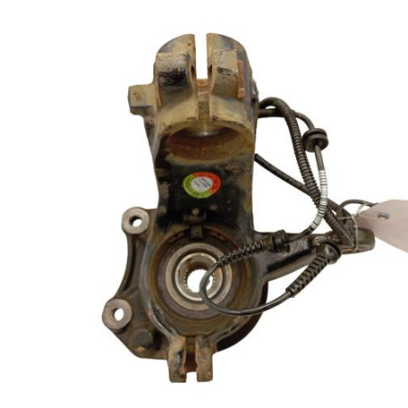 Moyeu avant droit PEUGEOT 2008 1