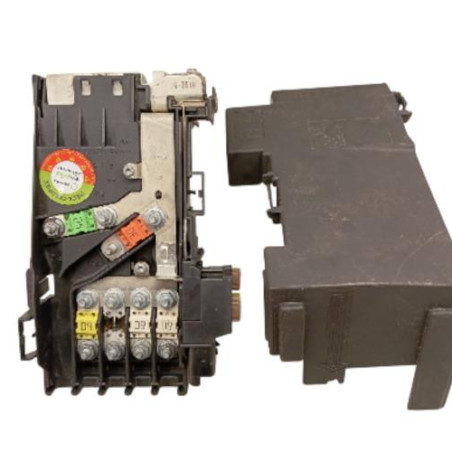 Porte fusible PEUGEOT 5008 1 Photo n°1