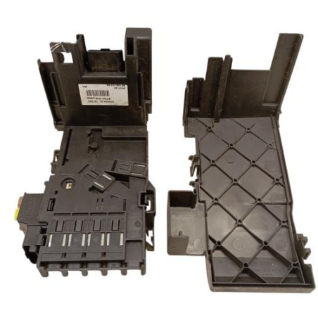 Porte fusible PEUGEOT 5008 1