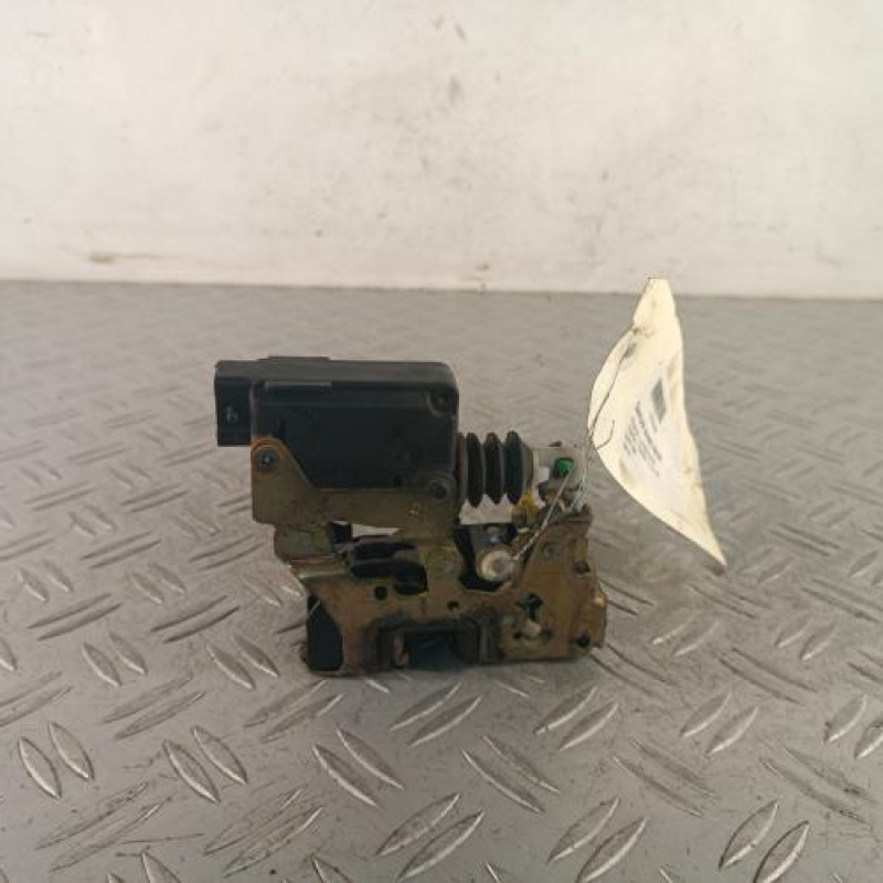 Serrure avant droit RENAULT TWINGO 1 Serrure avant droit RENAULT TWINGO 1