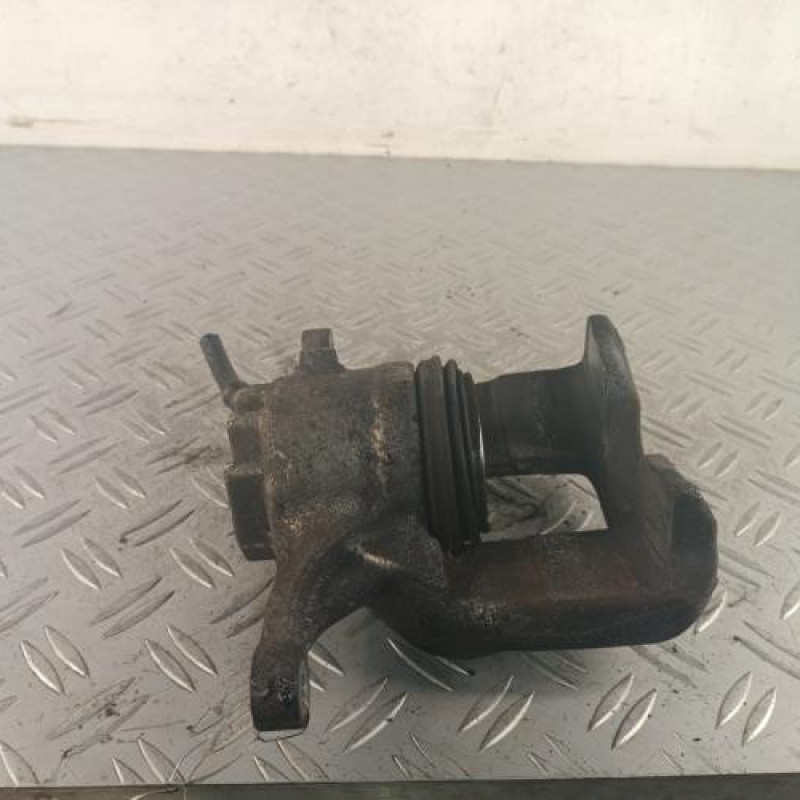 Etrier avant droit (freinage) RENAULT TRAFIC 3 COURT Etrier avant droit (freinage) RENAULT TRAFIC 3 COURT